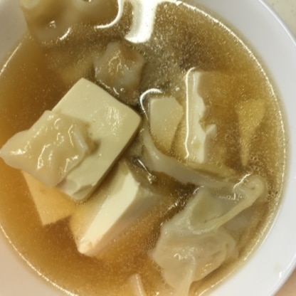 中華メインだったので、餃子を入れてスープにしました。とても美味しかったです。